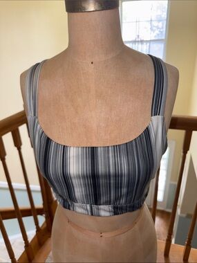 GAP Black and White Striped Scoop Sports Bra